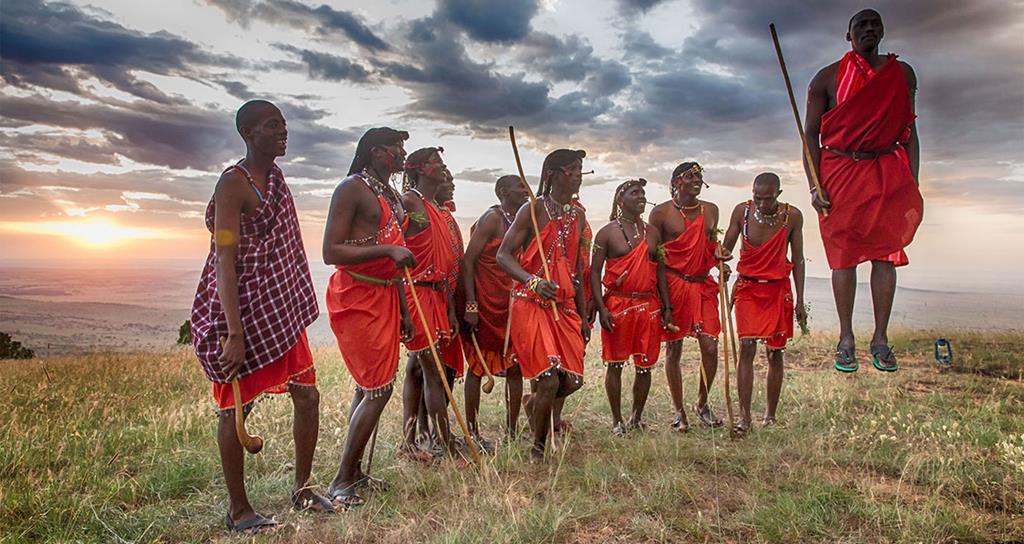 andBeyond_Kleins-Camp_masai-traditional leap_jump_Serengeti_Tanzania_Destination